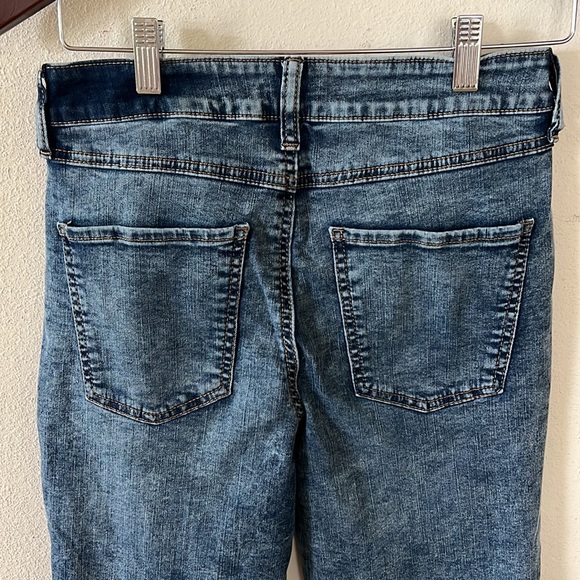 2/$25 SO High Rise Curvy Jeggings - Picture 4 of 11